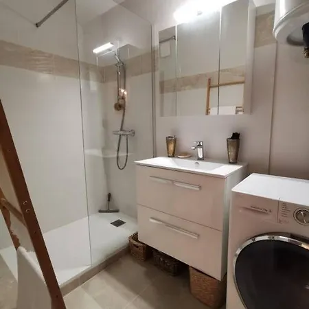 Apartamento Avec Terrasse En Rez-de-jardin Dans Avec Piscine, Tennis Et Aire De Jeux Fréjus