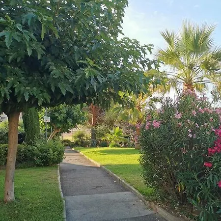Avec Terrasse En Rez-de-jardin Dans Avec Piscine, Tennis Et Aire De Jeux Apartamento *